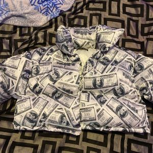 Cropped money puffer coat